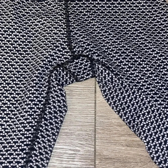 Lululemon Align Crops 21" Monochromatic Ice Grey size 4 leggings - Picture 7 of 8